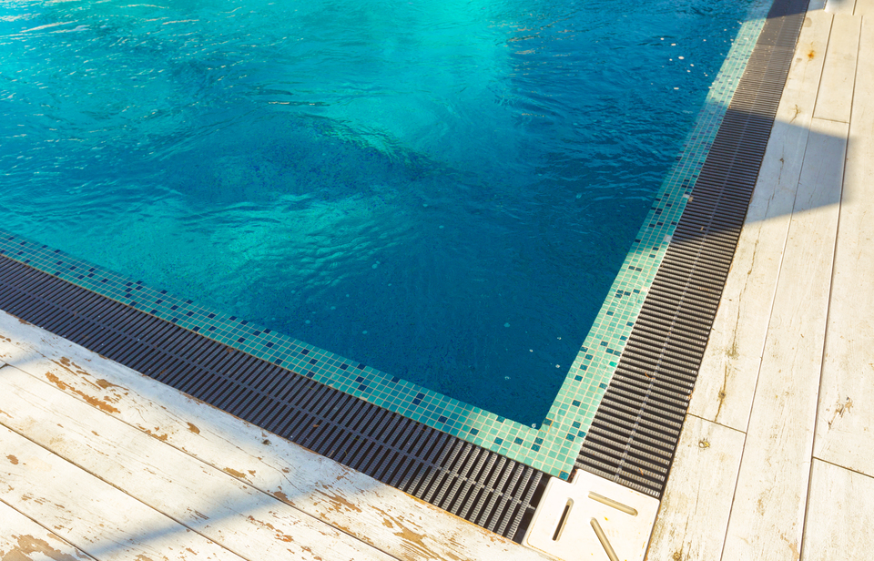 fuite-de-piscine-construction-urbanisme.jpg