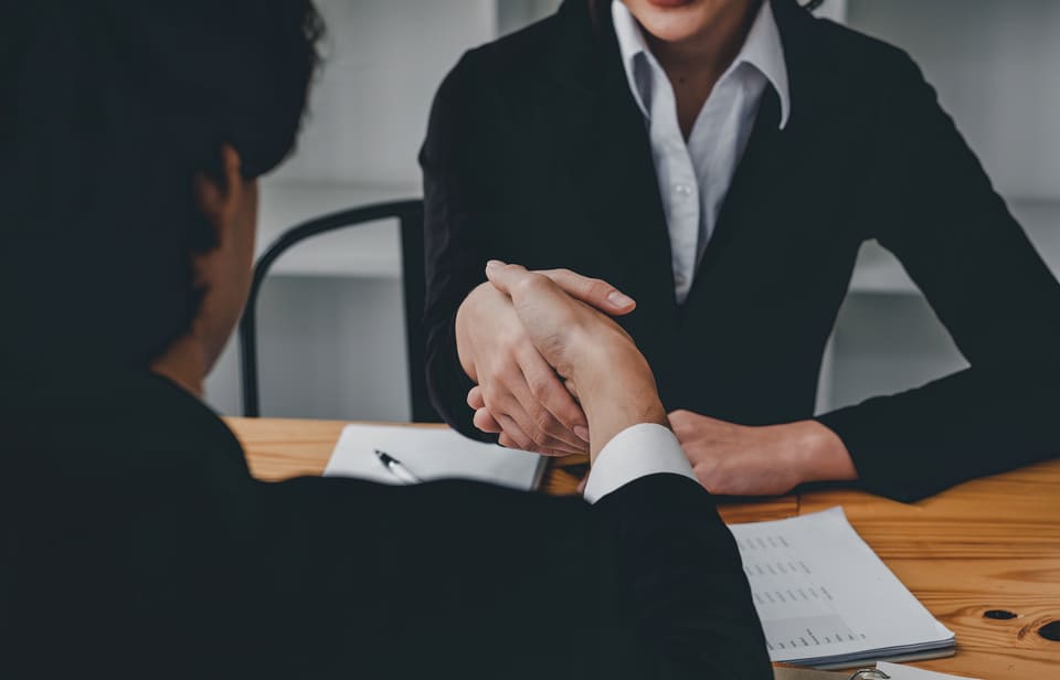 employer-un-etranger-verification-titre-de-sejour-demande-autorisation-travail.jpg