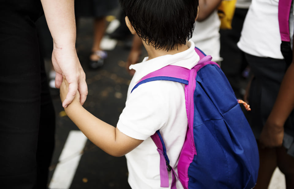enfant-école-aesh-droit-public.jpg